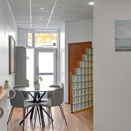 Bright Apartment In The Heart Of The City! Рейкьявик Экстерьер фото