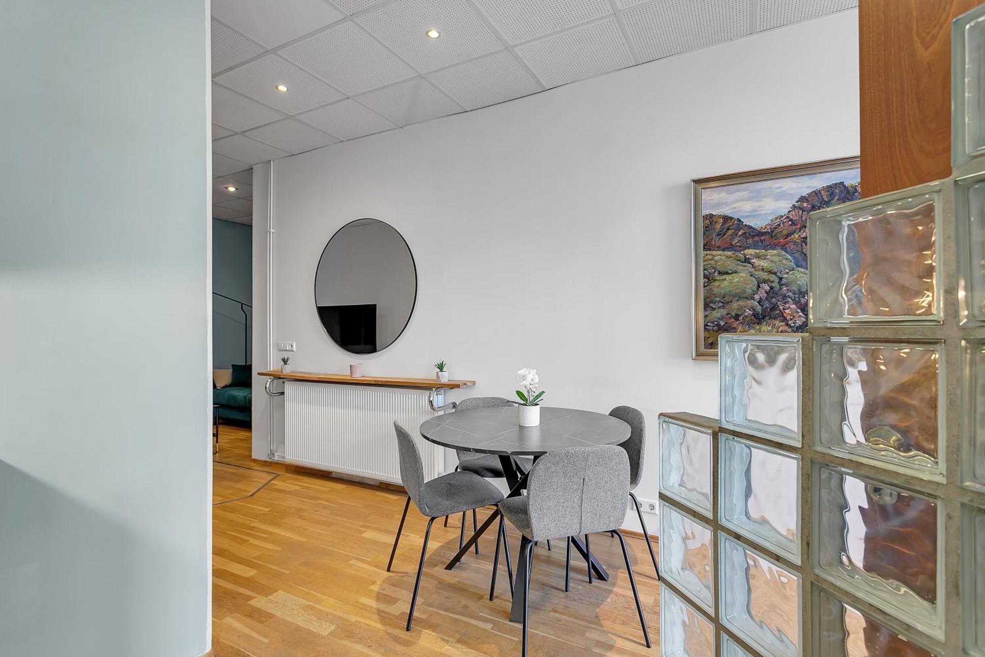 Bright Apartment In The Heart Of The City! Рейкьявик Экстерьер фото
